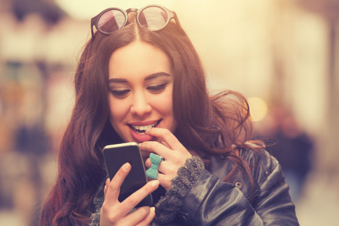 5 Foolproof Opening Texts to Amp Up Her Attraction FAST